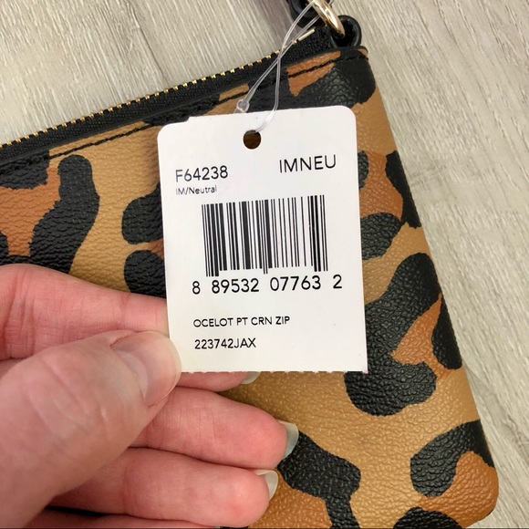 *SOLD* COACH Leopard Wristlet NWT - Picture 6 of 7